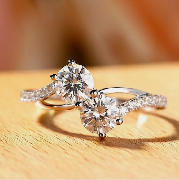 New Elegant White Sapphire Ring